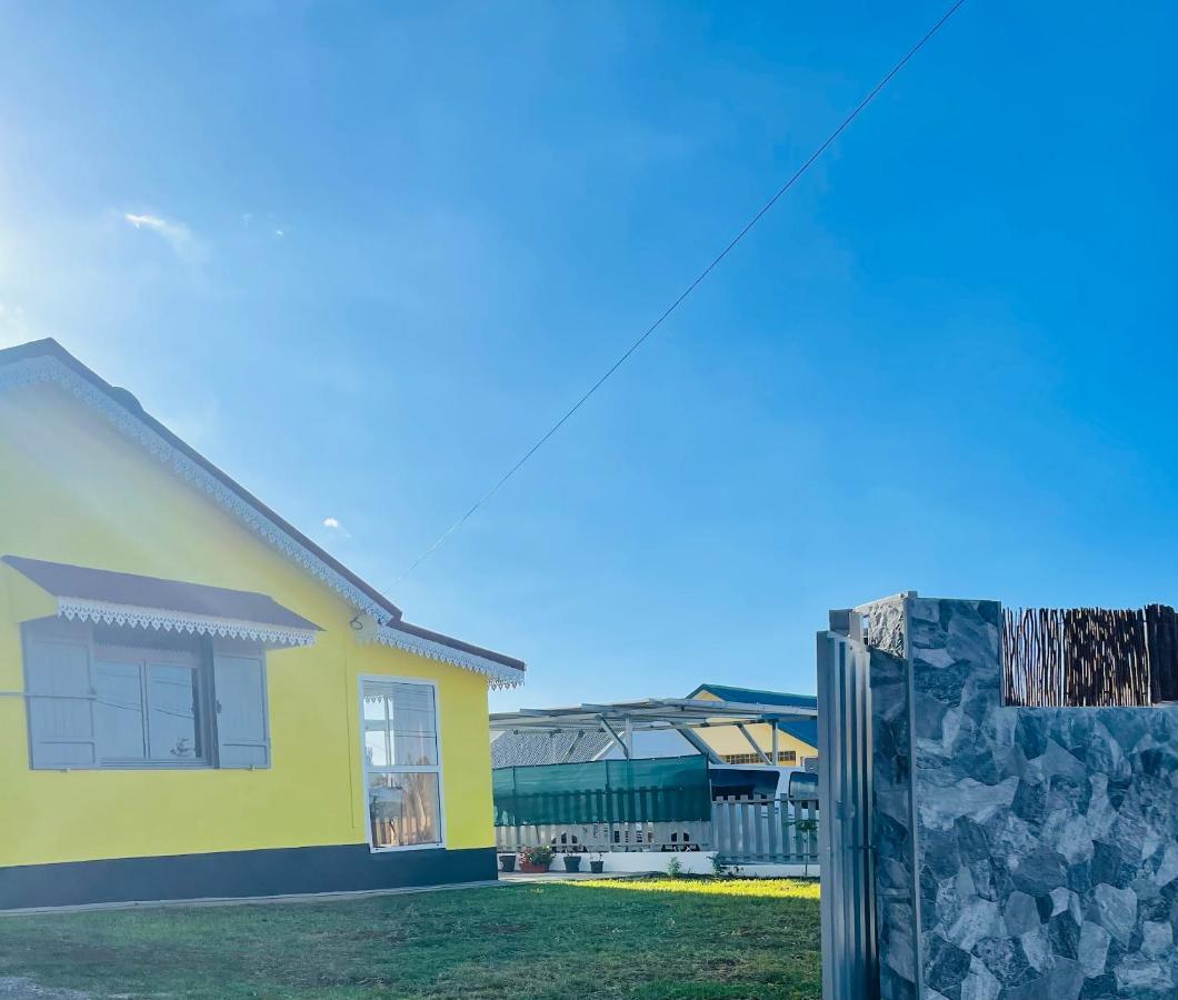 Villa Des Pruniers แซงต์-เดอนี ภายนอก รูปภาพ